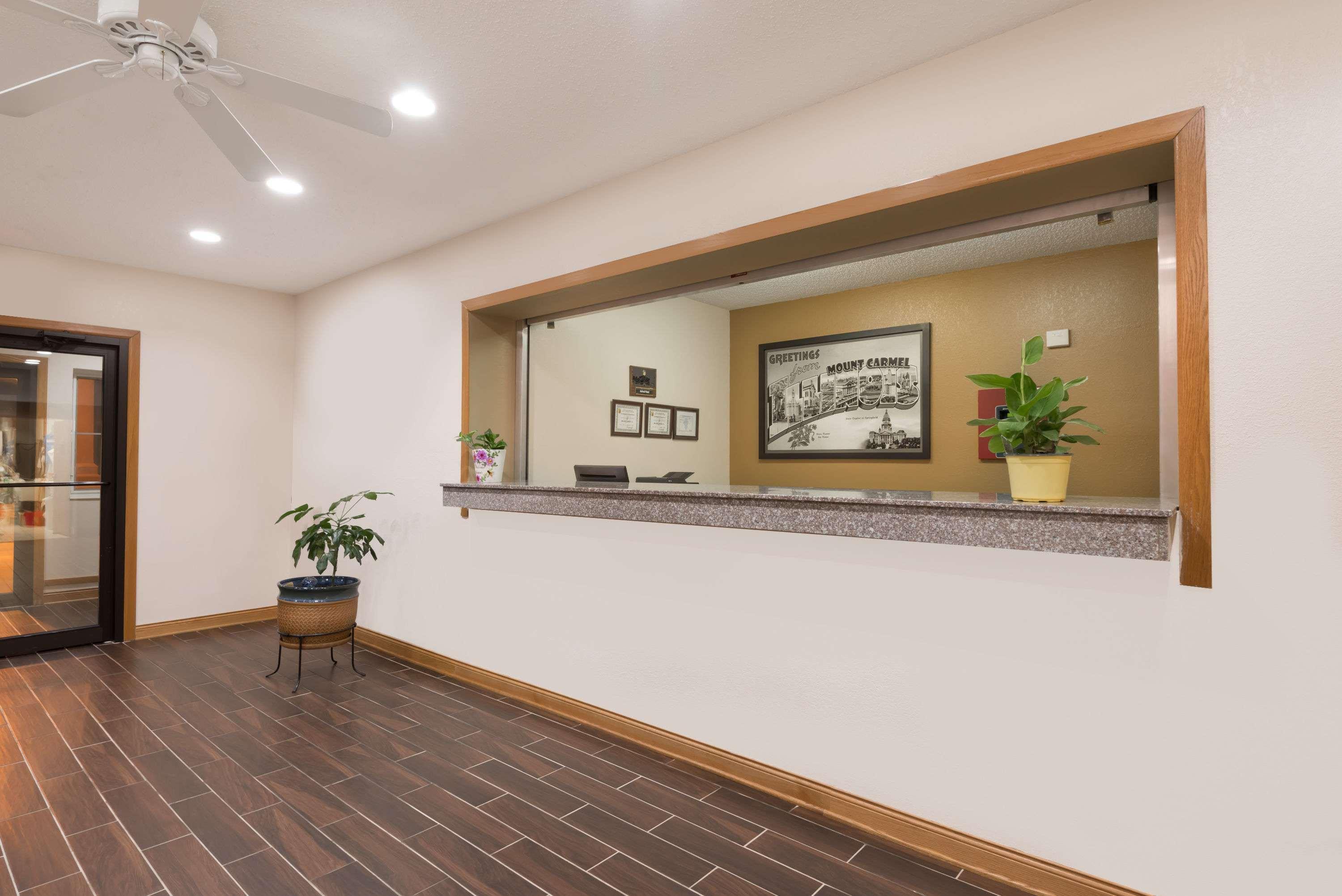 Super 8 By Wyndham Mt. Carmel Il Hotel Mount Carmel Ngoại thất bức ảnh